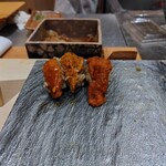 銀座のみこ寿司 - 左のうにの握り x 3