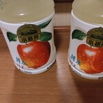 ホテルハイマート - ハイマートさん２階で購入の小岩井リンゴジュース。
