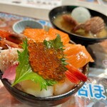 Hakodate Asaichi Sakae Ya Shokudou - 5種丼＋クーポンでホタテの味噌汁にグレードアップ