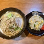 ぼん蔵 - みそラーメン、セットチャーハン