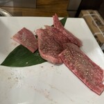 炭火焼肉 じゃけぇ - 