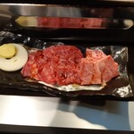 Yakiniku Umai Ushi - ももバラハラミセットの肉増量