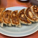丸吉飯店 - 大き目の餃子　これホンマ美味しい！