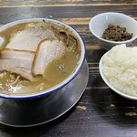 Nagao Chuukasoba - 煮干しラーメン&ライス&煮干しフレーク