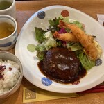 こふん前Cafe IROHA - ハンバーグと海老フライのランチ