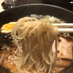 Dentou Kumamoto Tonkotsu Den - 麺リフト