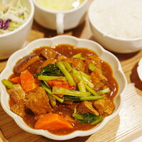 御膳房 六本木店 - 豚角煮と揚げ豆腐の醤油煮込み (￥1,200)