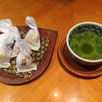 花仙庵 仙仁温泉 岩の湯 - お着きのお菓子を頂きます。