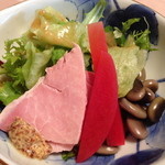 花仙庵 仙仁温泉 岩の湯 - 鞍掛豆と紅芯大根のサラダ