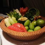 Sorn - 「The Sea Holds the Forest」(食材)