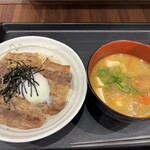 松屋 富士見台店 - 旨味醤油焼き牛めしと豚汁のセット温玉も付いて¥800