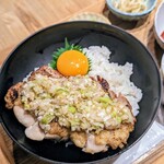 Yakitori Samushin - 炭火焼き鳥丼　ネギ塩
