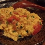轍 - フレッシュトマトと玉子の上海風いりつけ。スクランブルエッグのような卵がおいしい一品。