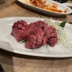 炭火焼肉・にくなべ屋 神戸びいどろ 本店 - 