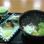 レストラン尼御前 - 岬うどんセット(焼き鯖寿司3貫つき)750円