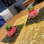 熟成和牛焼肉エイジング・ビーフ 渋谷店 - ︎ 炙りサーロインとチャンジャのキンパ