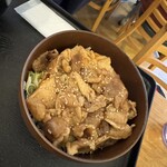 Otaru Satou Shokudou - 香ばしい豚丼