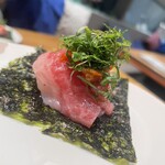 熟成和牛焼肉エイジング・ビーフ 渋谷店 - ︎ 炙りサーロインとチャンジャのキンパ