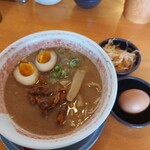 徳島ラーメン 麺王 - 徳島ラーメン、トッピング味玉