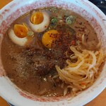 徳島ラーメン 麺王 - 胡椒と一味も追加