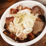 自家製麺 麺屋 利八 - ブタごはん(350円)