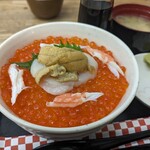朝市食堂 - 小樽丼 2,400円
