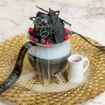 Pro Labo CAFE - 漆黒のヤシ殻活性炭チャコールクレンズパフェ