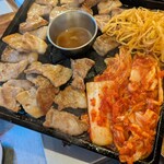 韓国飲食店ドヤジ屋 - 