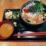 Kaisen Izakaya Wasabi - 海鮮ちらし丼