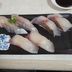 Sushi Wakatake Maru - (左上から)ニシン・イサキ・ヒラマサ