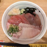 Mekikinoginji - まぐろ四色丼