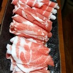  きのこ鍋＆きのこ料理専門店 何鮮菇 - 牛、羊、豚