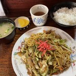 Shichifuku Oshi Yokuji Dokoro - 焼そば定食