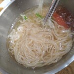 Ham Bi Je - 麺のアップ