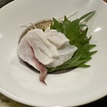 Saigetsu - 湯引きされた鯛のお刺身