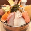 寿司芳 - 厚切りてんこ盛り海鮮丼