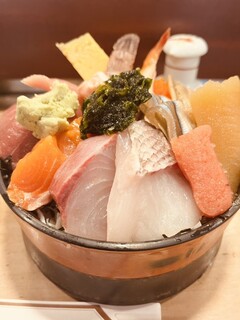 Sushi Yoshi - 厚切りてんこ盛り海鮮丼
