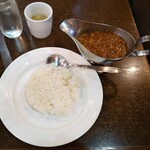 Topuka - 牛すじ煮込みカリー（ライス少なめ）、スープ