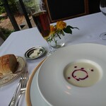 247730545 - ジャガイモとビーツのクリームスープ