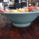 酔來軒 - スペシャル酔来丼(横から撮影。ラーメン丼)