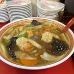 アサヒ軒 - 多くの野菜という役者たちが主役の海老唐揚げを引き立ててます