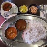 Anjuna - ペアランチ（マトン、南インド野菜、バスマティライス、アチャール２種）＋ラッサム1,595円