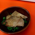 みそ助 - チャーシューに青葱トッピング⤴️これ☆美味しいのです(๑´ڡ`๑)