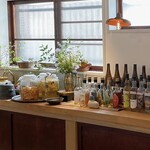 日々の料理 - キッチンカウンター、並べ方にもセンスを感じます。