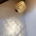 日々の料理 - こちらのヒンメリはゆっくり動くとスポット照明に映し出された影が揺らぎます。