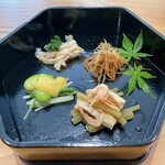 日々の料理 - ◯前菜
      桜海老、油揚げとフキ
      水菜とそら豆
      ホタテの貝ひも
      牛蒡と人参のきんぴら。