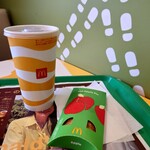 McDonald's - アイスコーヒーL250円  アップルパイ140円