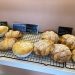 HAVE A NICE DAY PINKY BAGLE - パンのコーナーも、油断大敵W(`0`)W