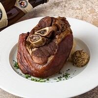 【当店の人気メニュー】シュヴァイネハクセ