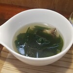 キッチン ブルー グローブ - まだまだ、具沢山なわかめスープ